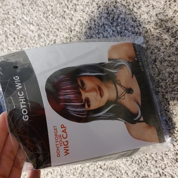 Gothic Wig - Picture 2 of 3